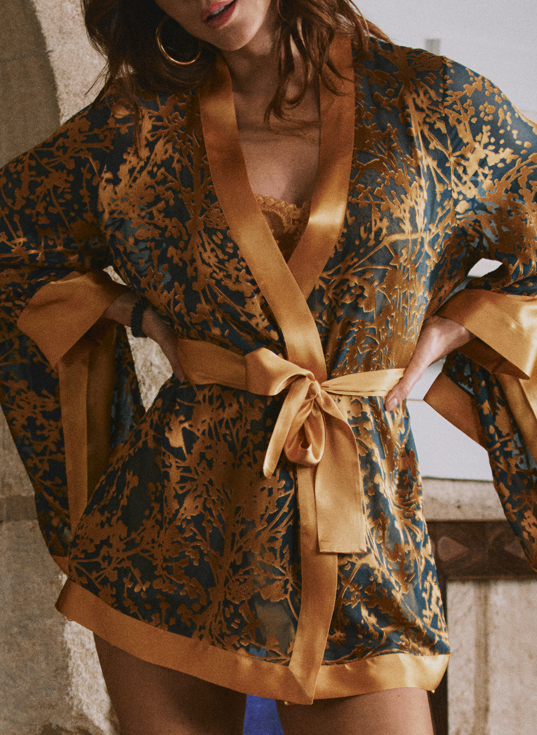 Dahlia Mousseline Dore Print Burnout Short Robe