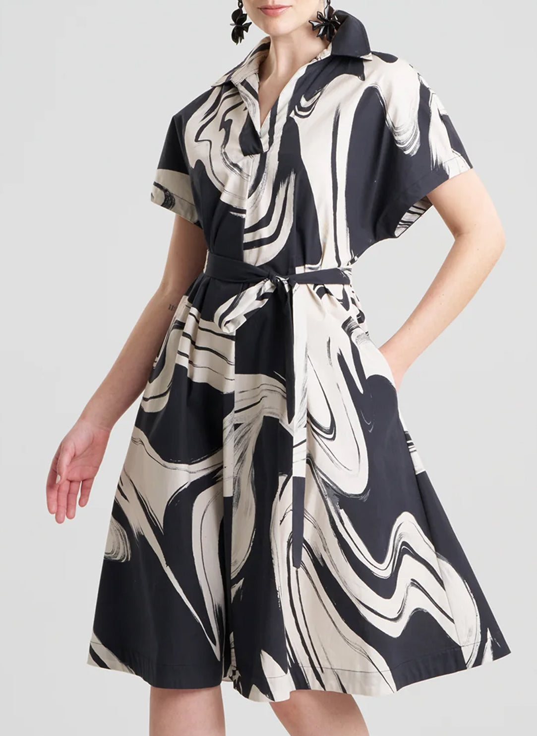 Kaze Black Short Sleeve Trapeze Dress