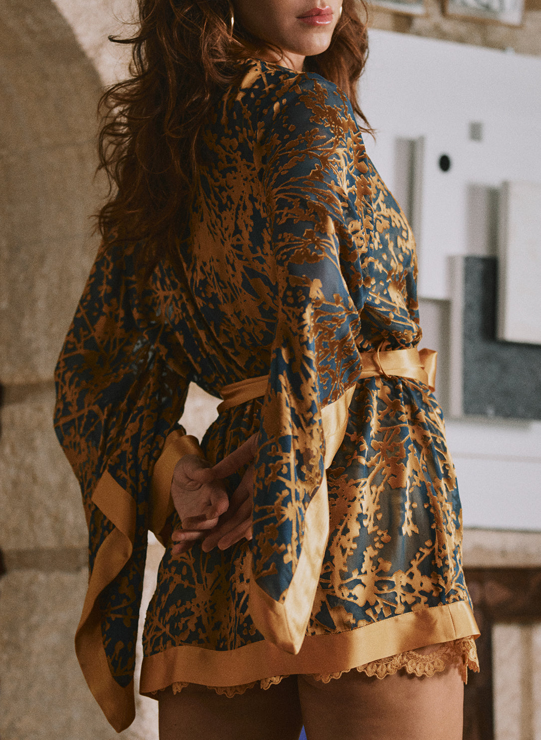 Dahlia Mousseline Dore Print Burnout Short Robe