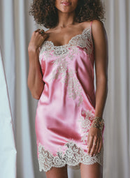 Artemis Rose/Lin Chemise with Lace