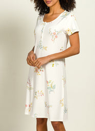 Blossom Chique White Daisy Short Sleeve Nightdress