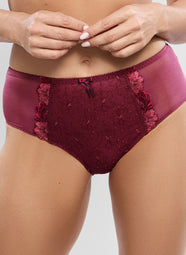 Clea Grenat Full Brief