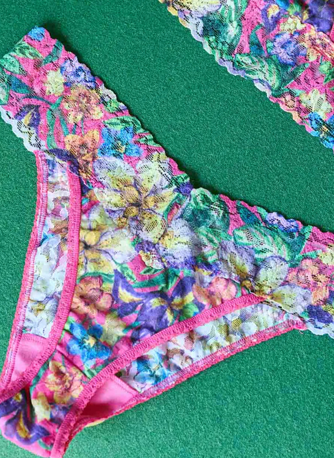 Signature Lace Radiant Printed Original Rise Thong