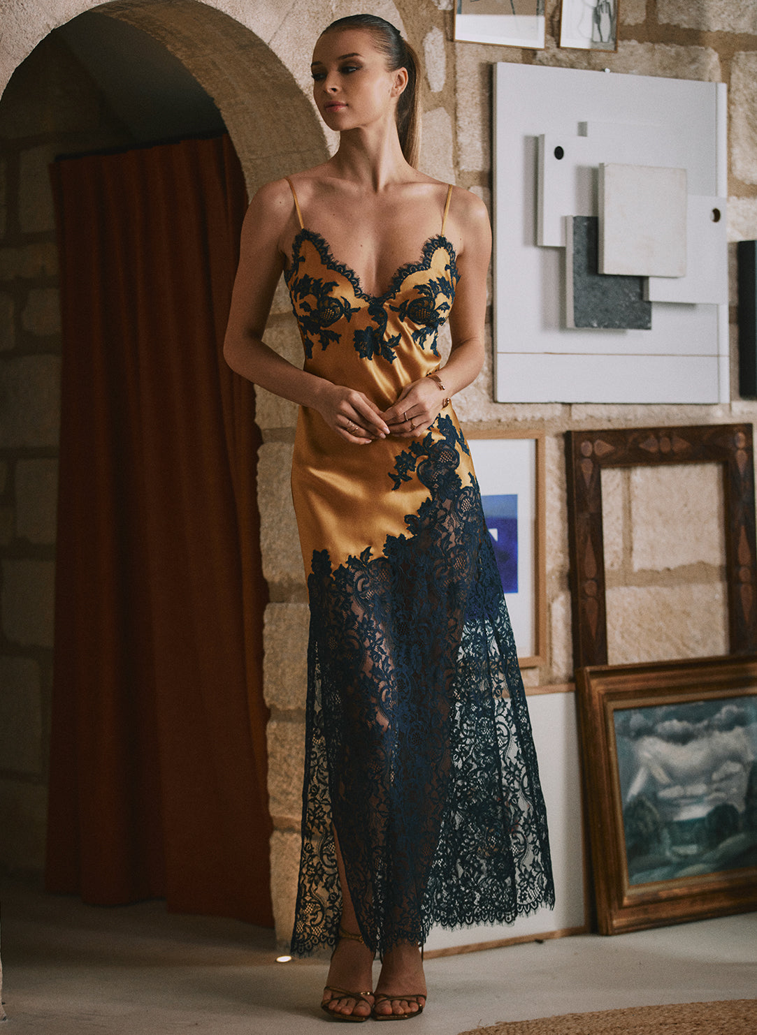 Dahlia Satin Dore/Nuit Gown