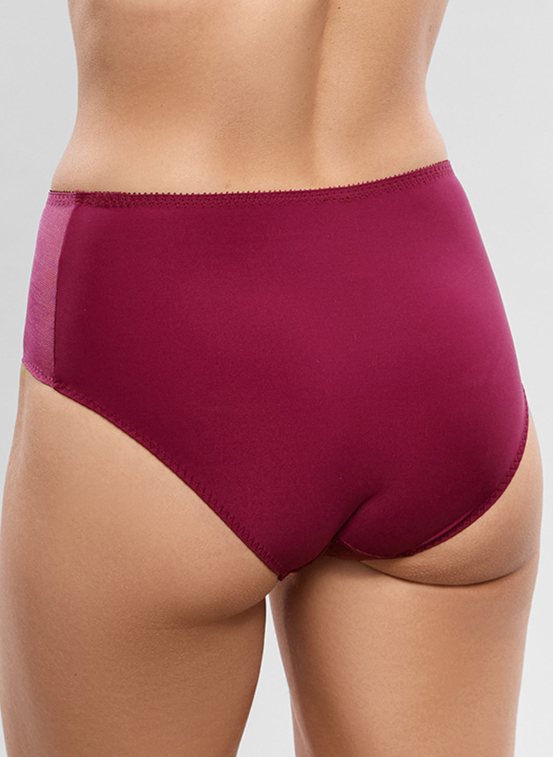 Clea Grenat Full Brief