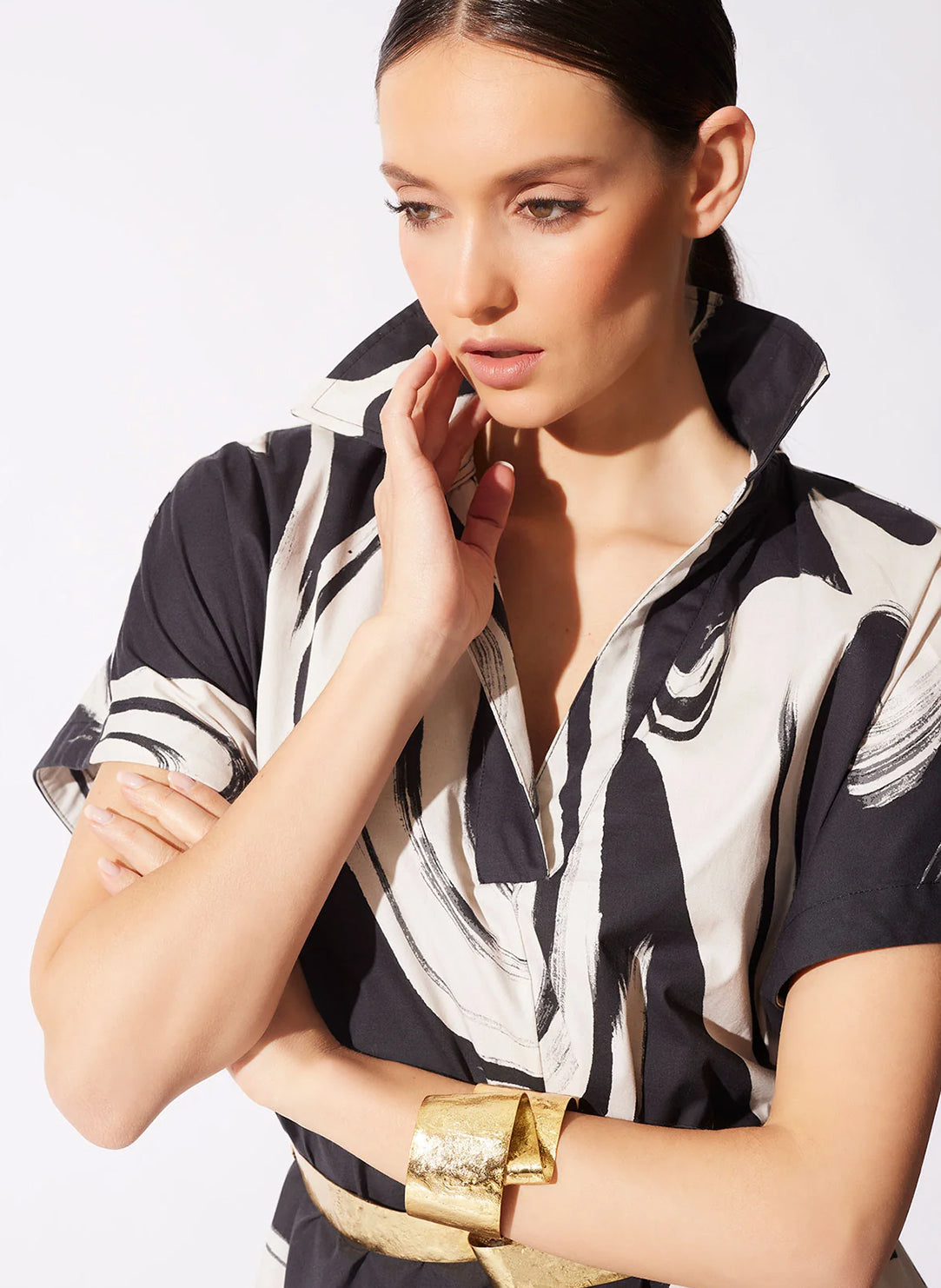 Kaze Black Short Sleeve Trapeze Dress