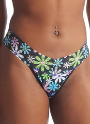 Signature Lace Pure Joy Low Rise Thong