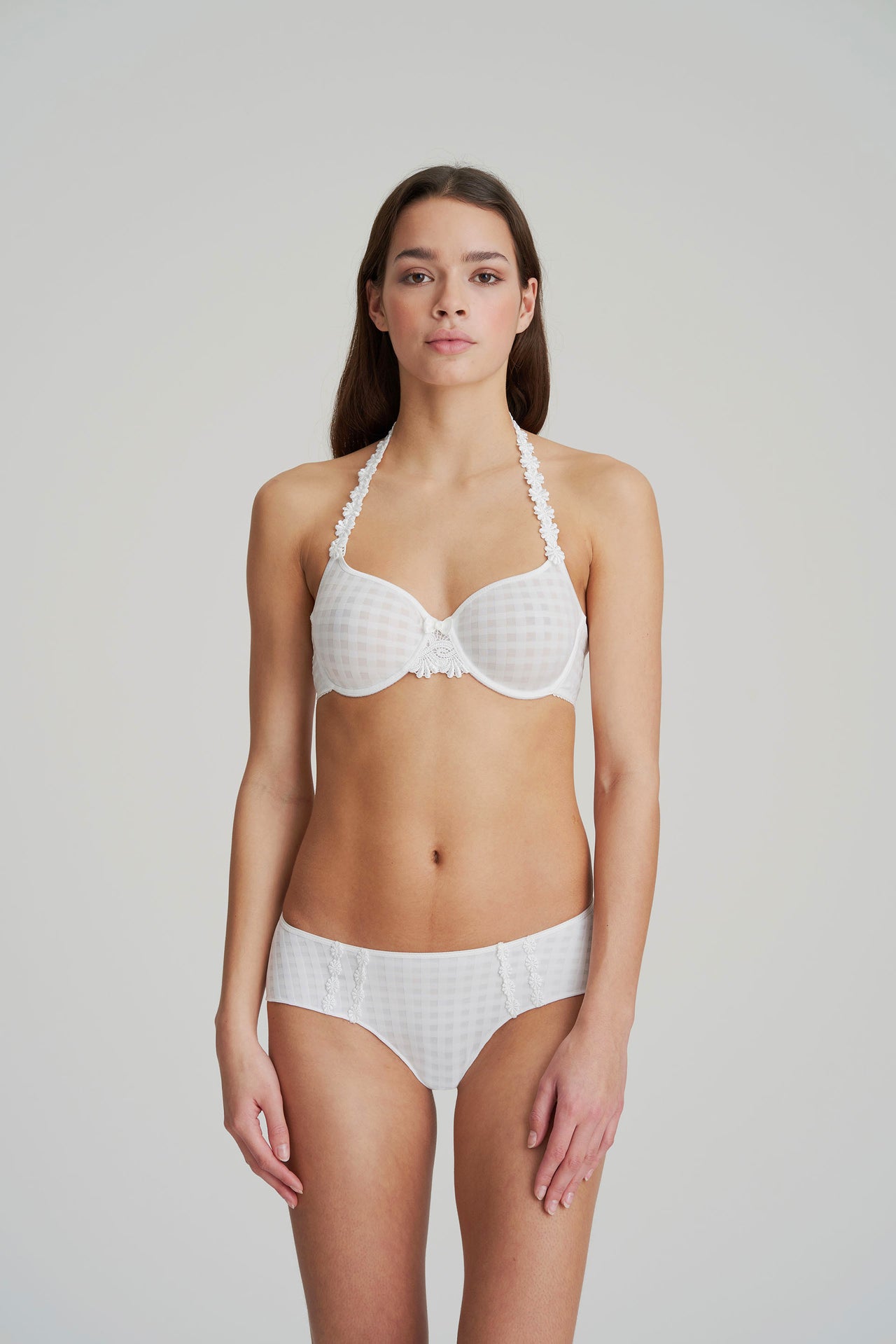 Daisy White Non Padded Full Cup Seamless